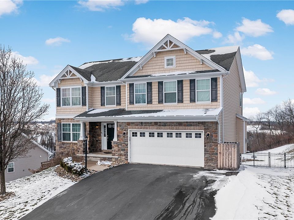 1st image of 204 Rolling Hill Farm Dr