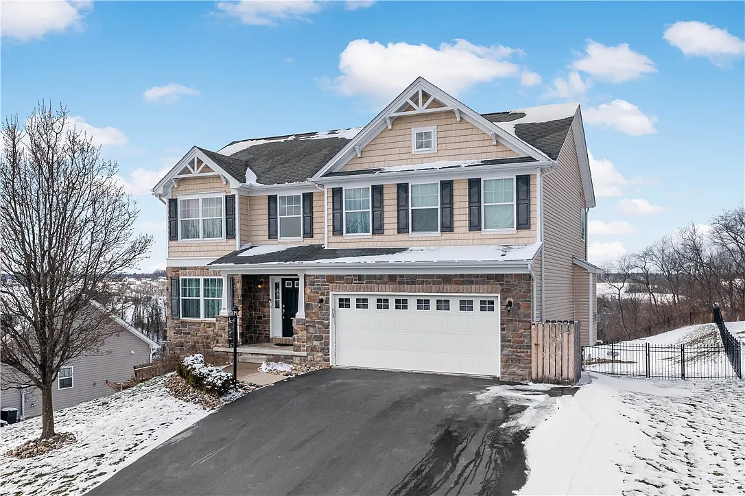 204 Rolling Hill Farm Dr photo 1