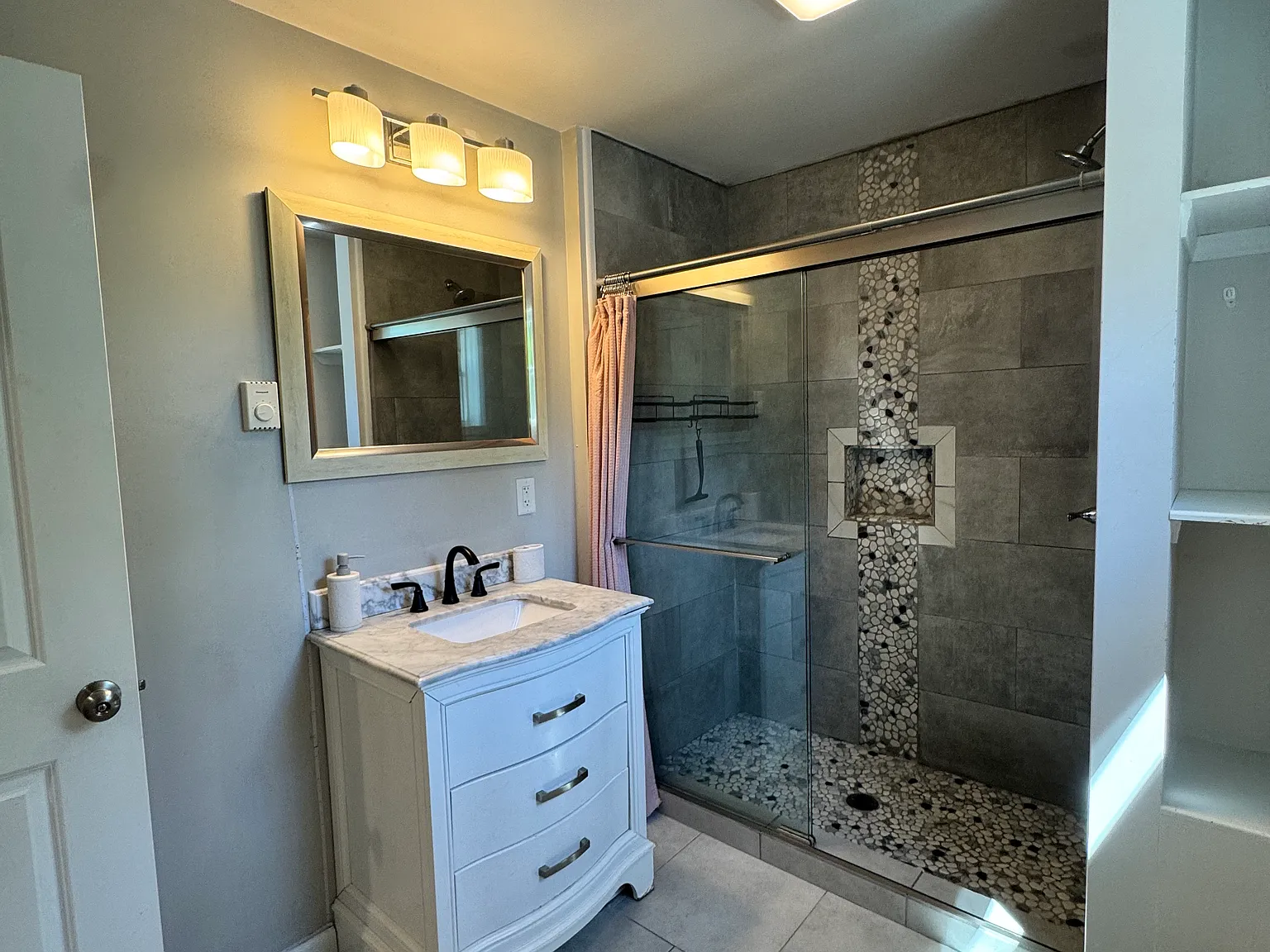 6 bed, 1690 sqft, $850 — Photo 3