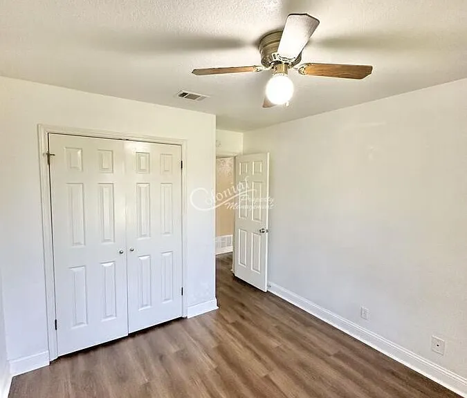 1100 Clairidge Ave — Photo 13