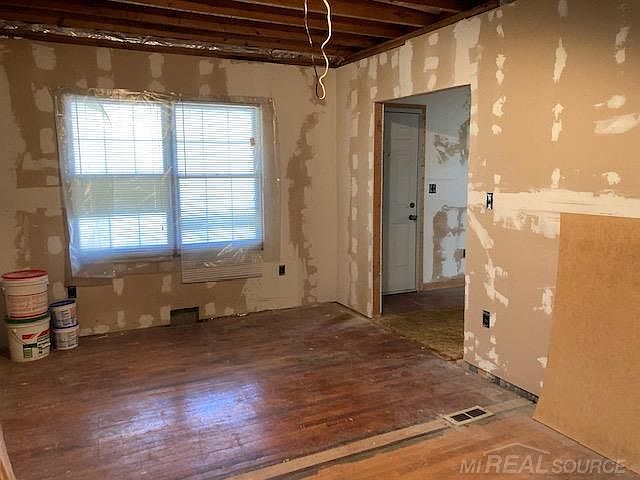 8442 Central St, photo 7