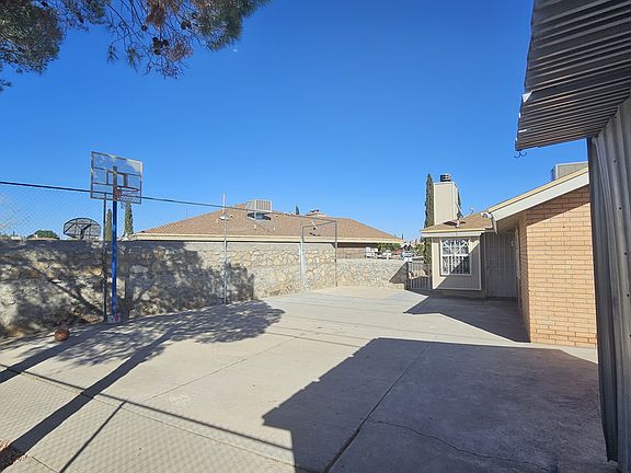 5th image of 1923 Estrada Dr