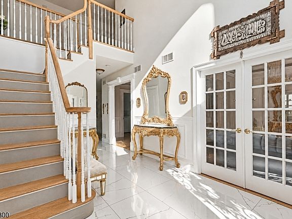 3rd image of 4 Conklin Dr