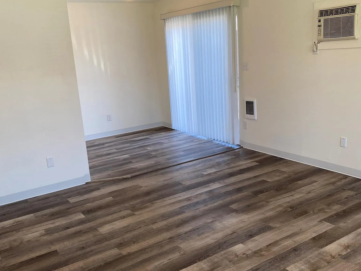 2 bed, 816 sqft, $1,400 — Photo 1