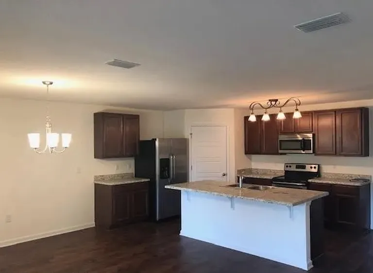 10373 Shetland Dr — Photo 2