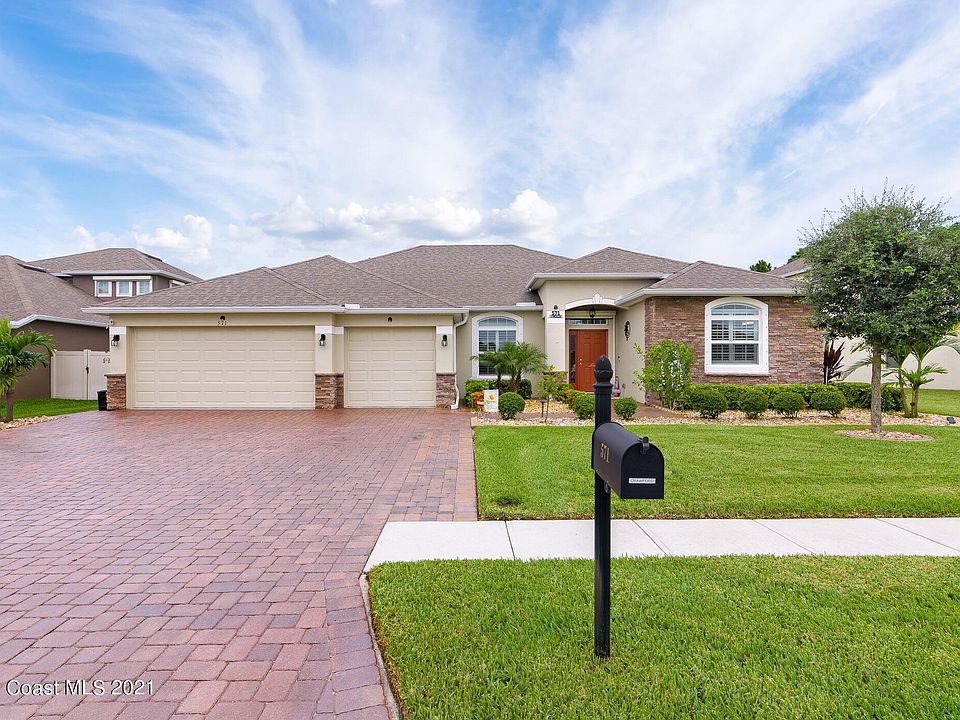 1st image of 571 Stonebriar Dr SE