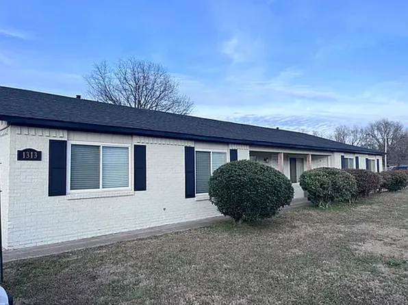 1313 Benton St #A, Bentonville, AR 72712