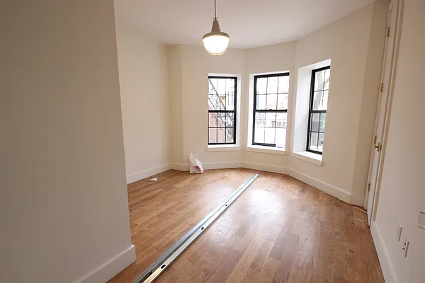Rented by Nooklyn NYC LLC | media 85