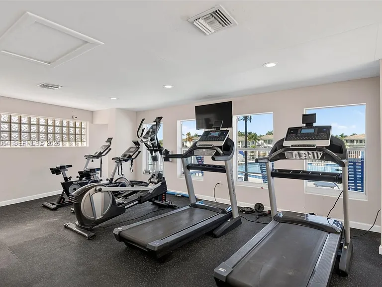 1410 S Ocean Dr #402 — Photo 19