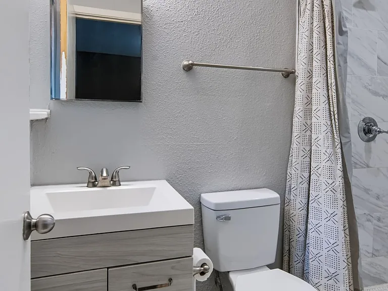 8005 Lazy Lane Rd — Photo 22