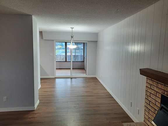 4th image of 6080 Arlington Dr