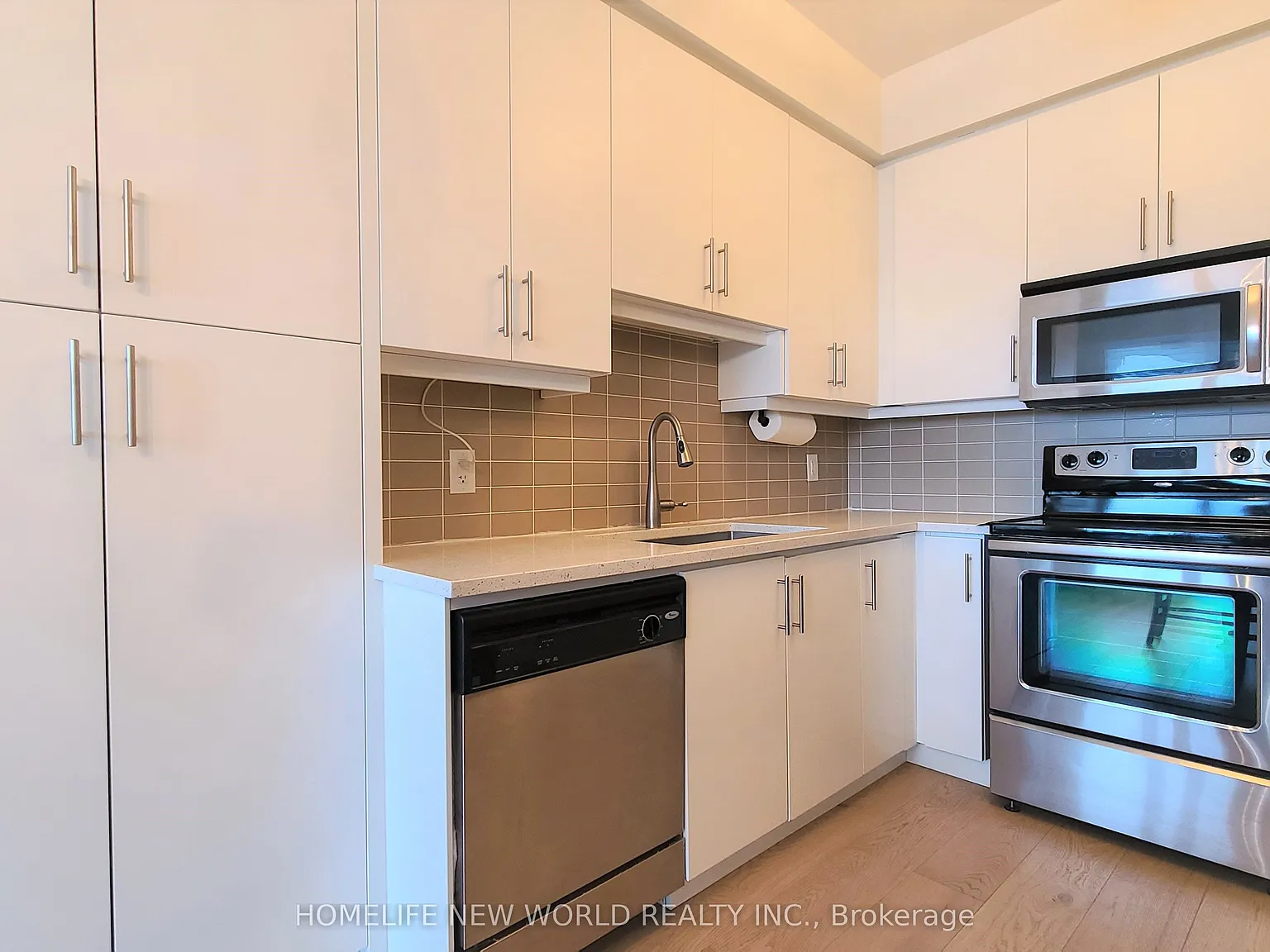 2 bed, $3,200 — Photo 3