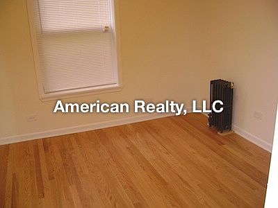 2nd image of 1261 W Argyle St APT 302