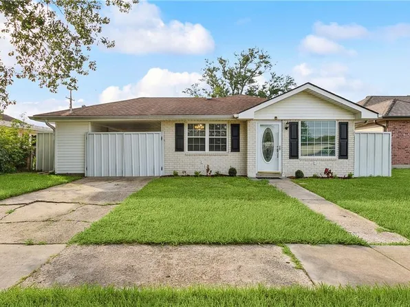 2049 Livaccari Dr, Violet, LA 70092