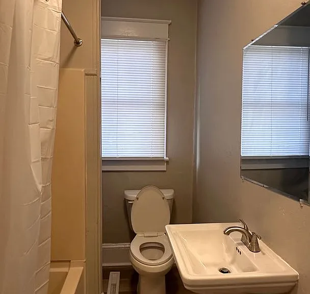 407 Saint Andrew St #1 — Photo 9