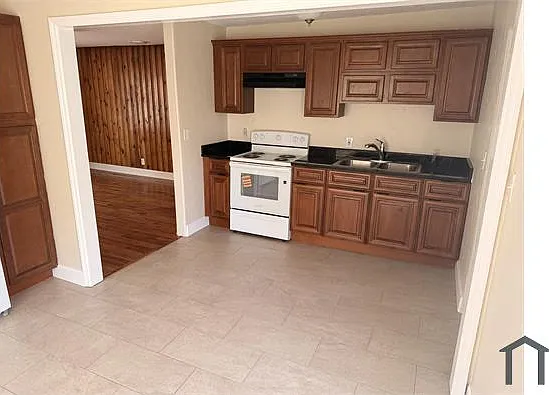 2 bed, 1131 sqft, $1,820 — Photo 3