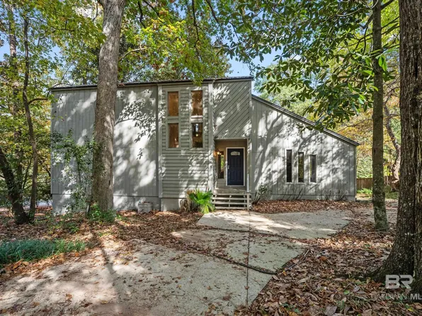 729 Artillery Range N, Daphne, AL 36527