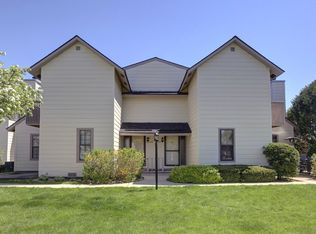 633 Chip Ct, Gurnee, IL 60031