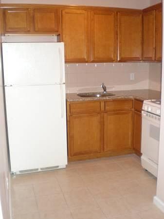 1st image of 2545 Bronxwood Ave