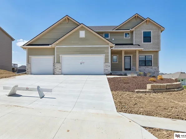 12202 S 111th St, Papillion, NE 68046