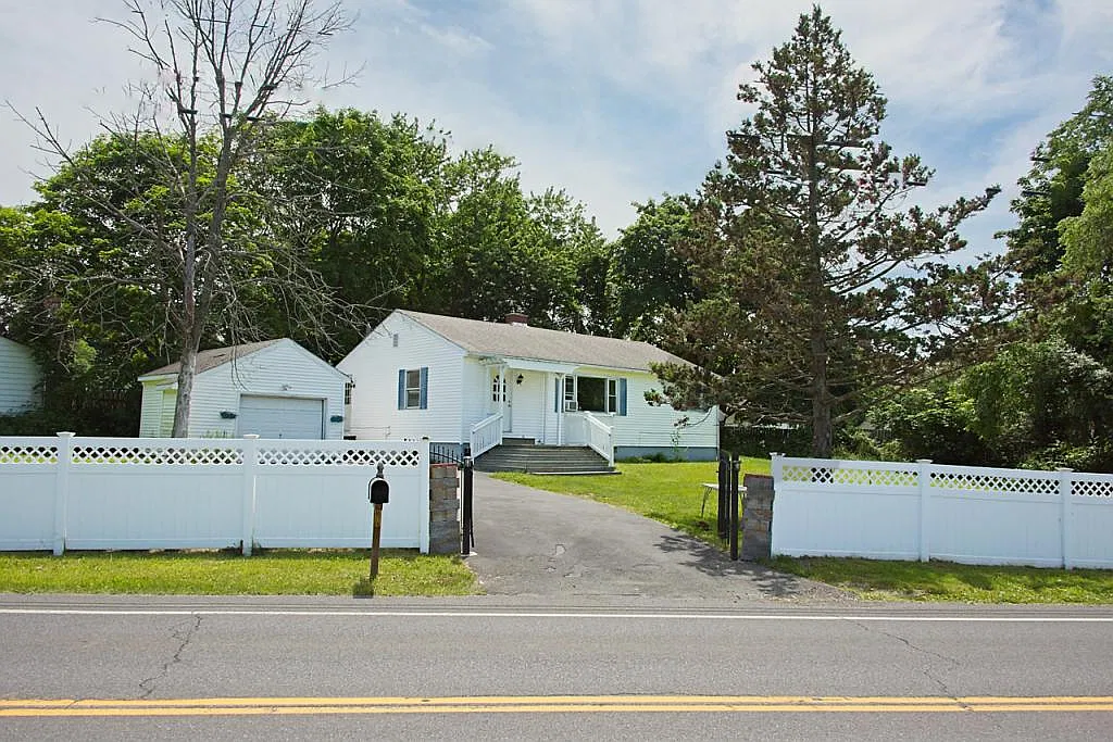 106 Harry Howard Ave — Photo 4