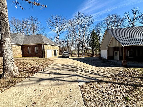 5th image of 1009 Forrest Dr