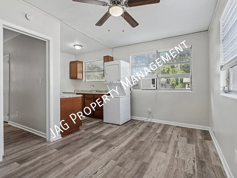 1123 Lasalle St #1 — Photo 6
