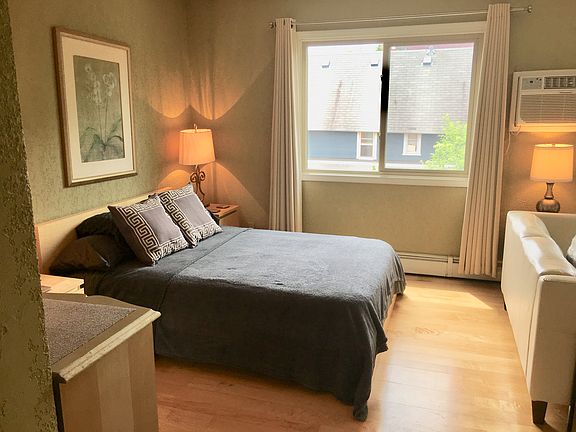 3rd image of 3018 Aldrich Ave S APT 23