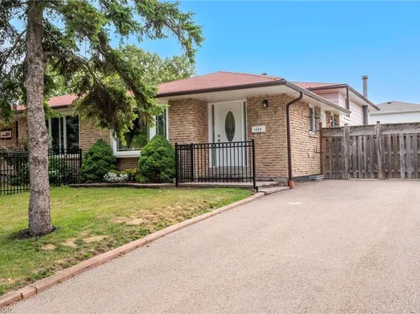 1908 Bonnymede Dr, Mississauga, ON L5J 1E1