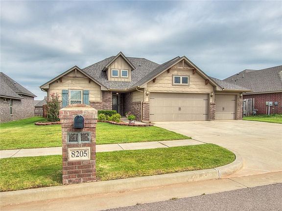 3rd image of 8205 NW 160th Ter