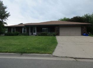 3621 Fawnridge Dr, Rockford, IL 61114