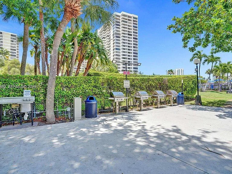 2500 Parkview Dr #1008 — Photo 40