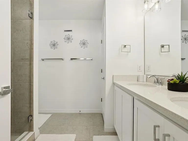 646 Longboat Dr #646 — Photo 2