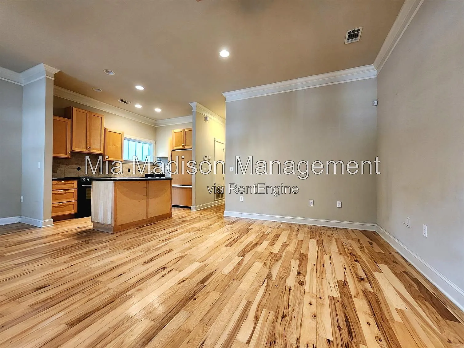 2 bed, 2.0 bath, 1100 sqft, $2,250 — Photo 3