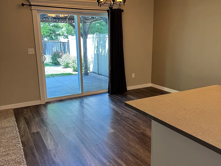 1969 N Justin Ave — Photo 5