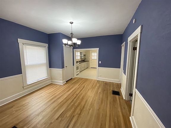 5th image of 1012 Boyer St