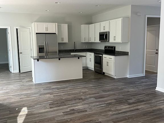 2nd image of 309 Graydon St