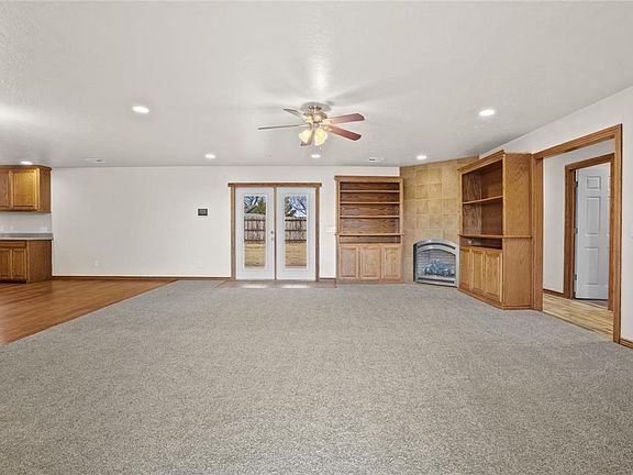 5th image of 111 Hunter Hill Dr