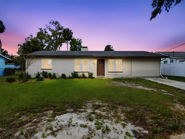 748 Colfax Dr, Daytona Beach, FL 32114