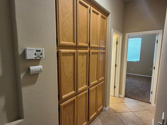 5th image of 130 Jarvis Cir