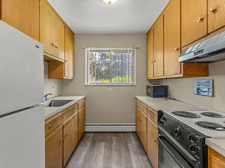 Parker Place Apartments ( C )- Parker Place Apartments, LLC — Photo 7
