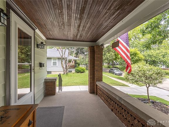 4th image of 2817 Whittier Ave