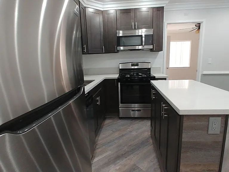 Five Star Suites — Photo 54