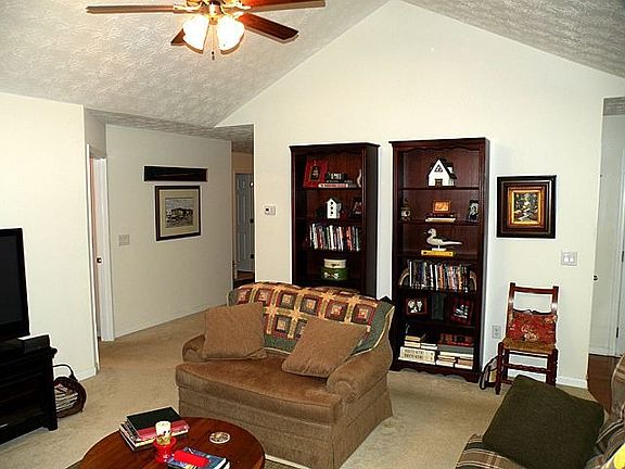 2nd image of 832 Stone Creek Dr