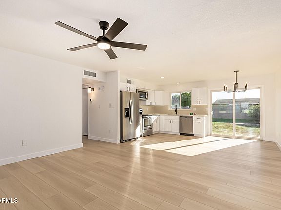 2nd image of 1019 W CORNELL Drive