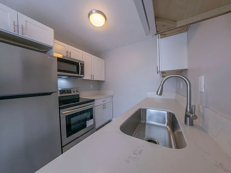 4101 Park Pl Apts — Photo 7