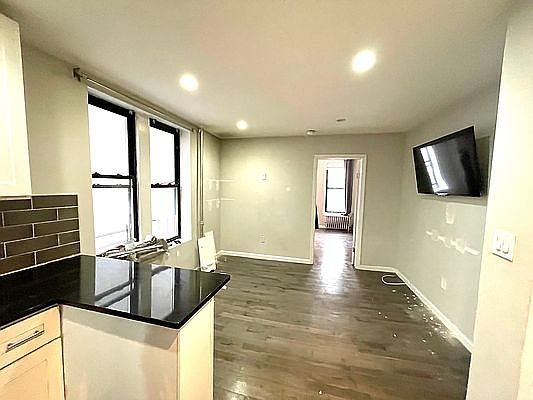 1st image of 280 W 117th St APT 3A