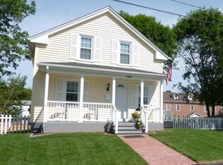 150 Blade St, Warwick, RI 02886