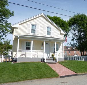 150 Blade St, Warwick, RI, 02886