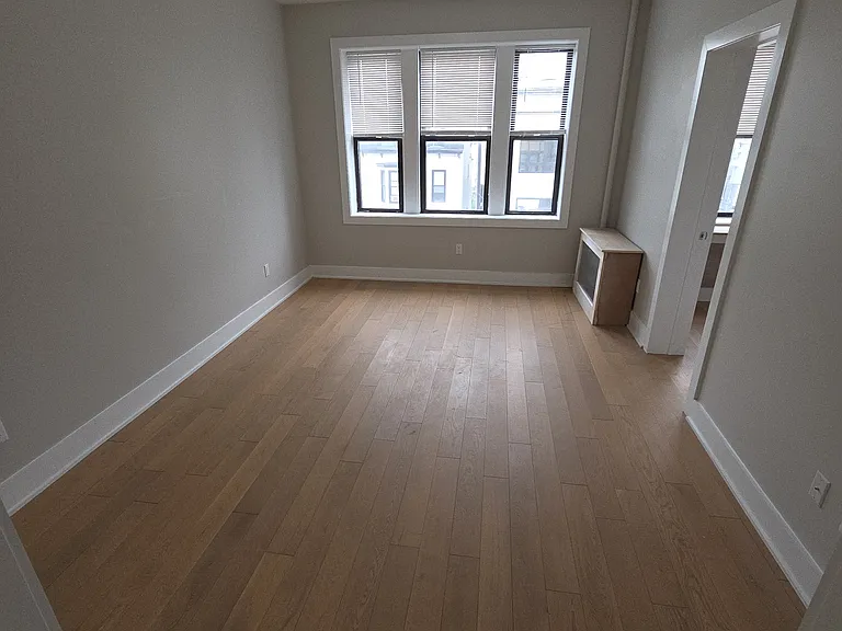 82 Lexington Ave #3 — Photo 4